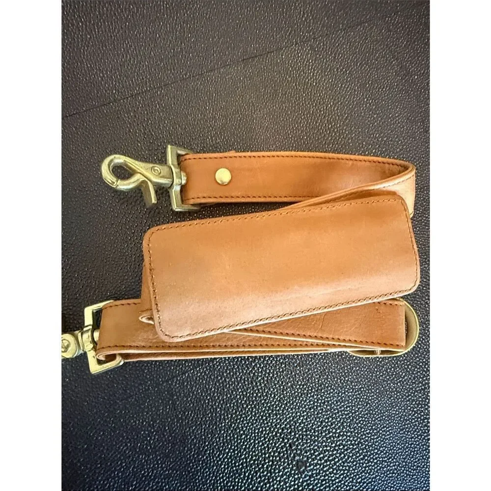 Boulder Ridge Classic Tan Leather Duffel Bag with  Zip Pocket shoulder strap